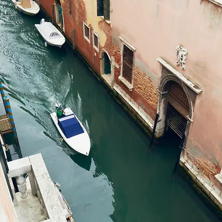 Palazzo Contarini Della Porta Di Ferro-2